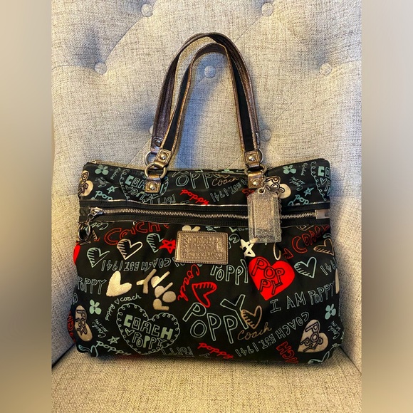 COACH Poppy Tote ❤️🖤🥰 - Picture 1 of 14